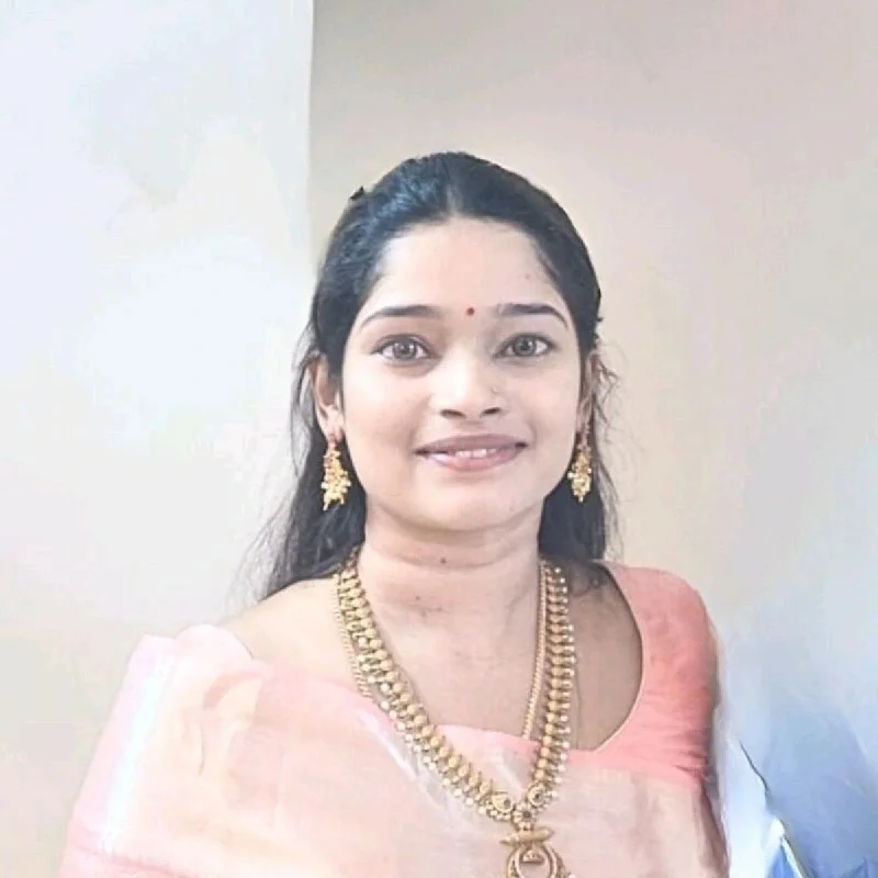 Dr. Laveinya Balaji, Obstetrics & Gynaecology specialist at Apaxis Hospitals